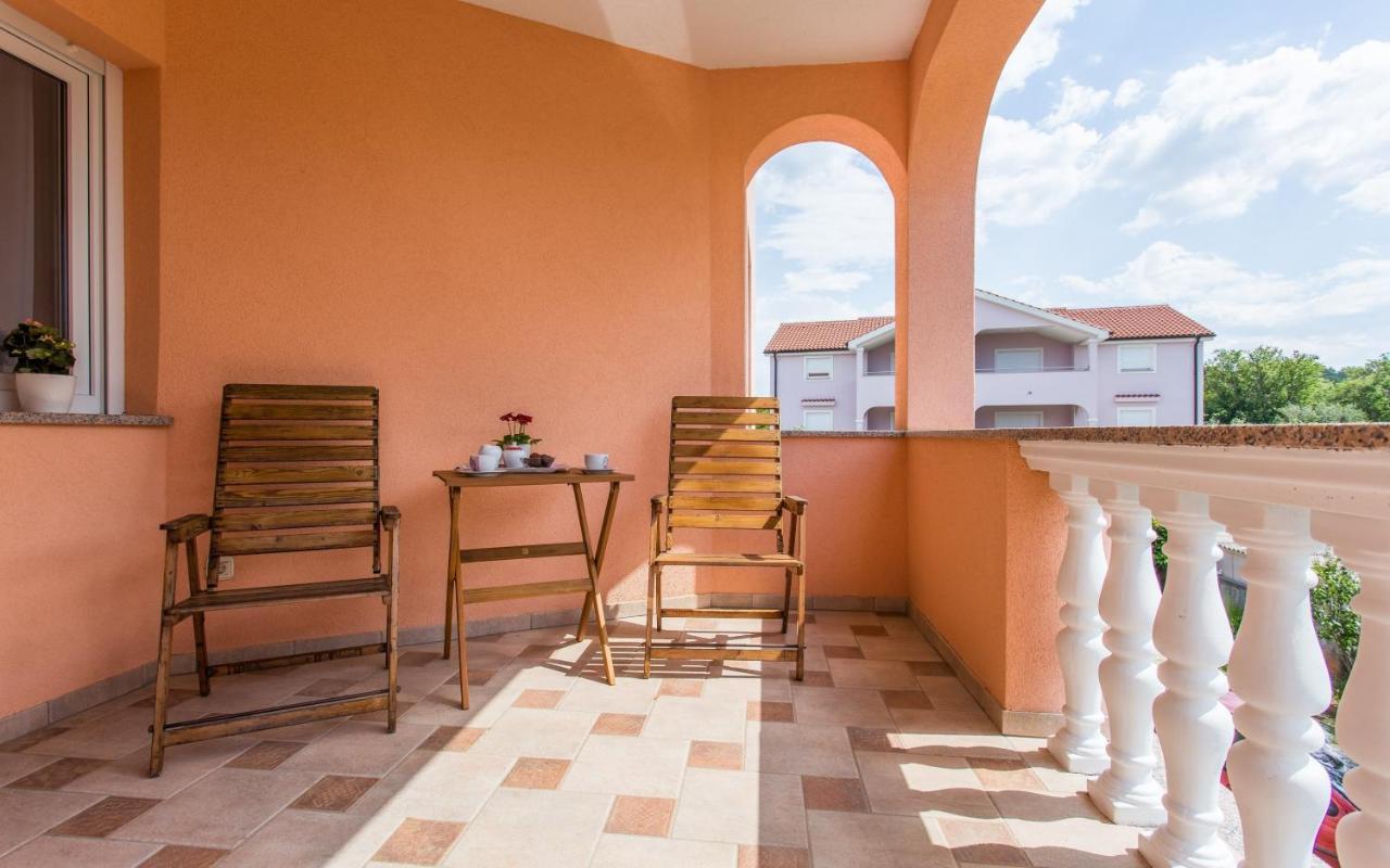 Apartman Lana Šilo Dış mekan fotoğraf
