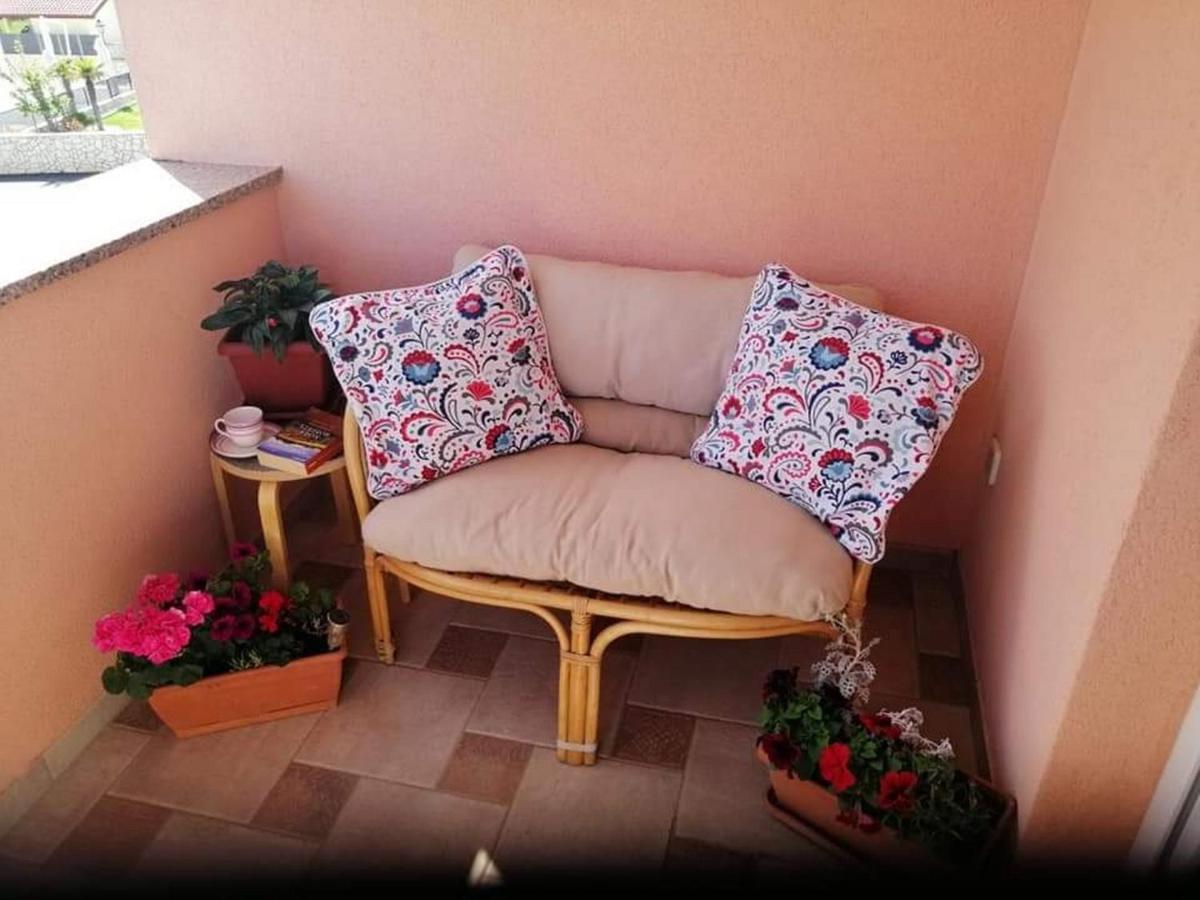 Apartman Lana Šilo Dış mekan fotoğraf
